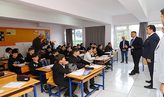 BAŞKAN YÜCEL ÖĞRENCİLERİ YALNIZ BIRAKMADI