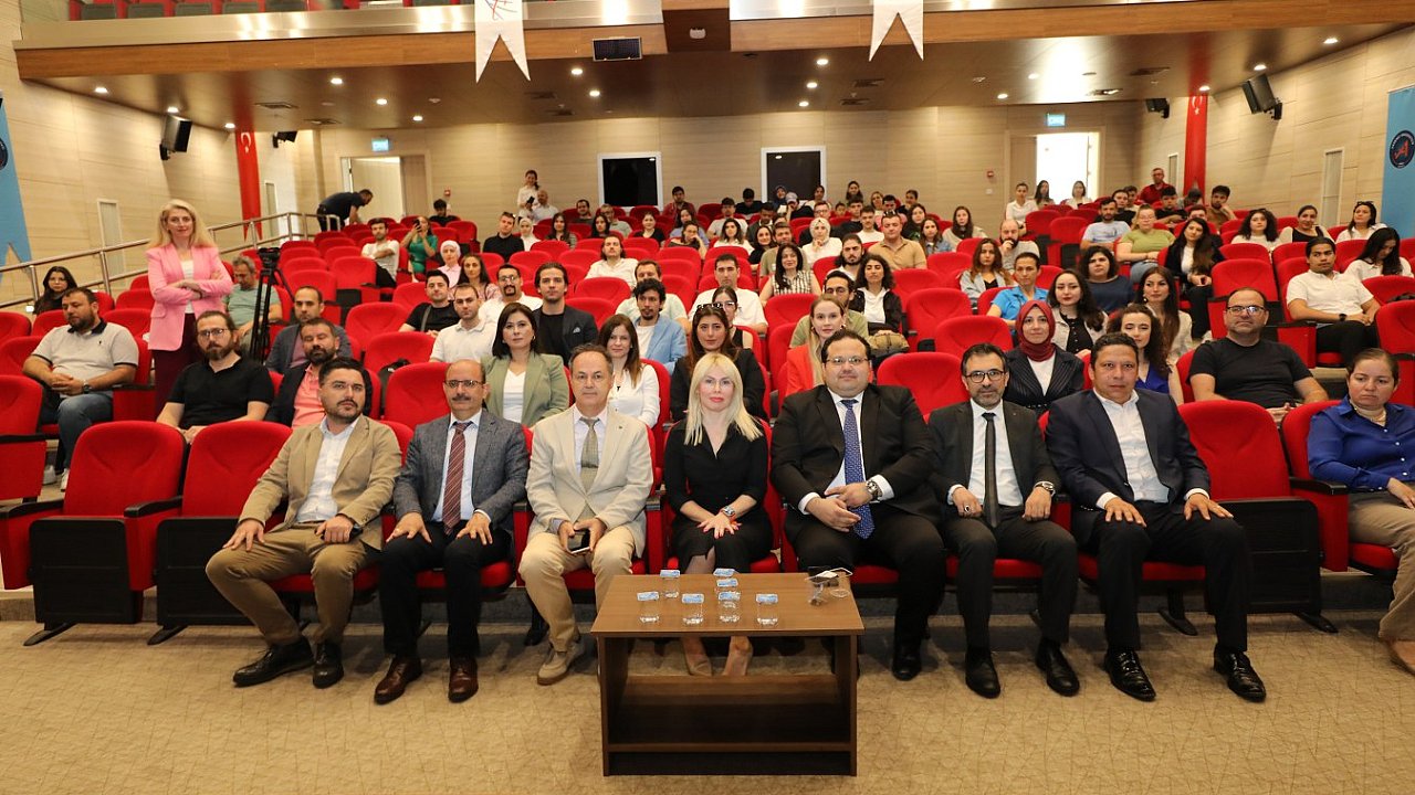 AKDENİZ ÜNİVERSİTESİ’NDE YAPAY ZEKA