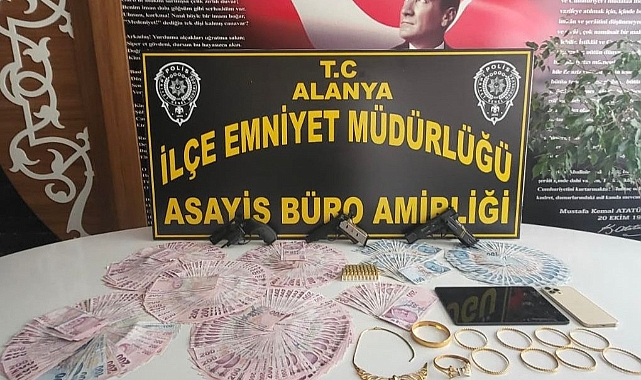 EVDEN HIRSIZLIK OLAYININ ŞÜPHELİSİ YAKALANDI