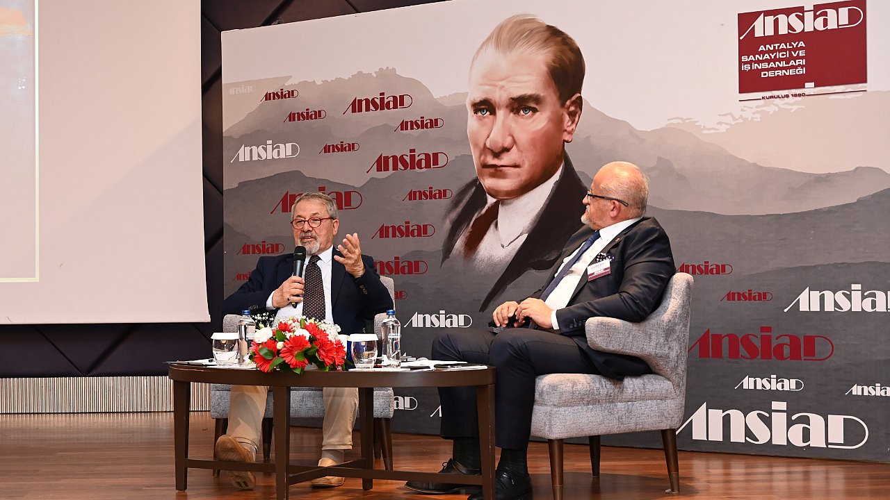 NACİ GÖRÜR ANSİAD’IN KONUĞU