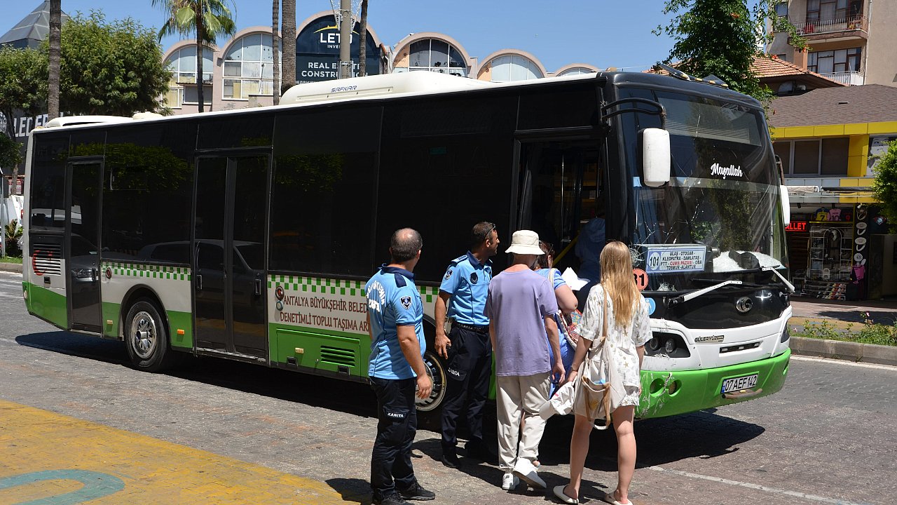 ALANYA’DA HALK OTOBÜSLERİ VE TAKSİLER DENETLENDİ