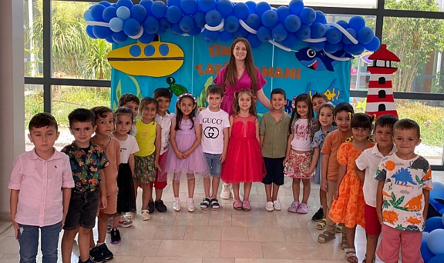 MİNİK ÖĞRENCİLERİN KARNE SEVİNCİ