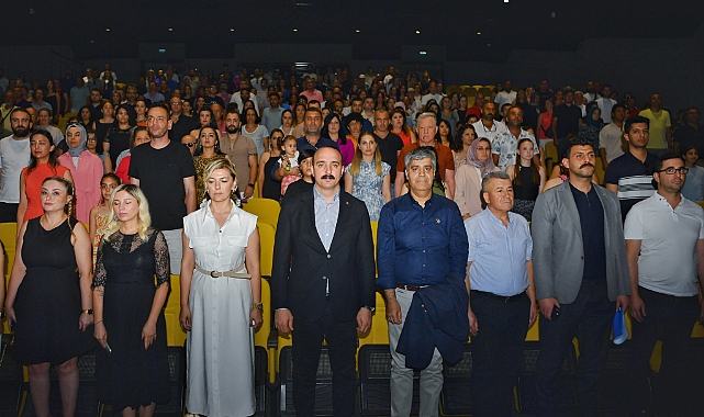 MİNİKLER KEP FIRLATTI