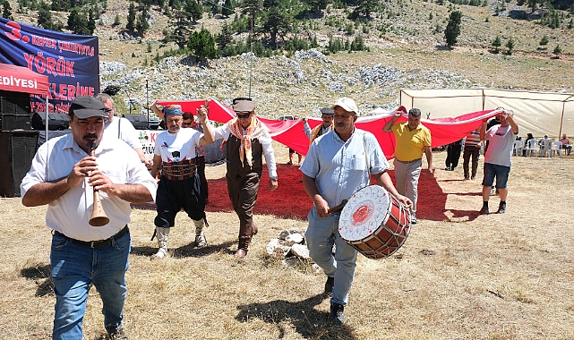 13.ÇUKURYAYLA YÖRÜK ŞENLİKLERİ