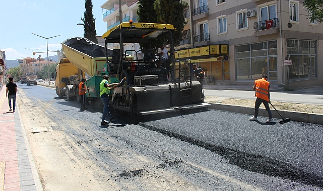 İSTİKLAL CADDESİ ASFALTLANIYOR