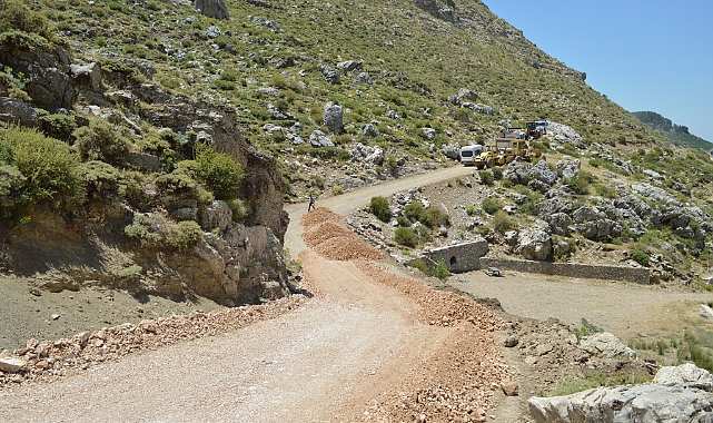 YAYLA YOLU YENİLENİYOR