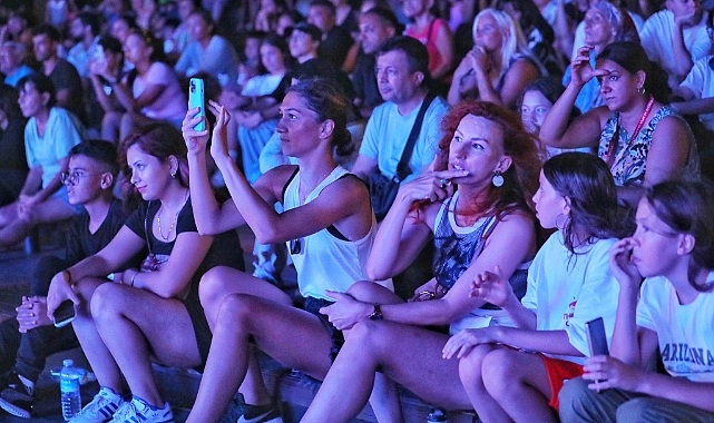 BÜYÜKŞEHİR’İN ULUSLARARASI GENÇLİK VE DANS FESTİVALİ BAŞLADI