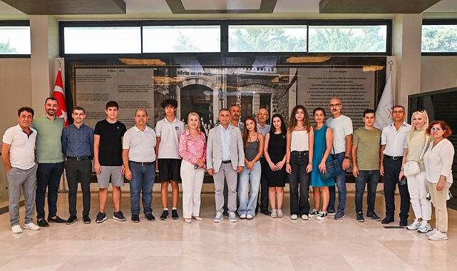 BAŞKAN KARA, DERECEYE GİREN GENÇLERİ AĞIRLADI