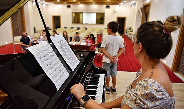 GELECEĞİN MÜZİSYENLERİ AKADEMİDE YETİŞİYOR