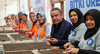 BAŞKAN MUHİTTİN BÖCEK’İN 1 MAYIS EMEK VE DAYANIŞMA GÜNÜ MESAJI