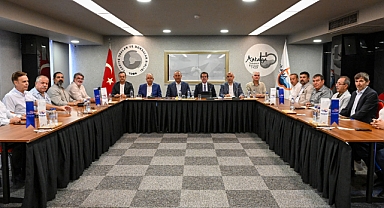 MEVLÜT ÇAVUŞOĞLU’NDAN ANTALYA BORSA’YA ZİYARET