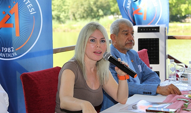 REKTÖR ÖZKAN BASIN MENSUPLARI İLE BULUŞTU