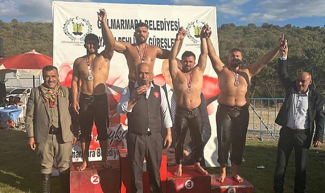 BELEDİYE GÜREŞÇİSİNDEN KÜRSÜ BAŞARISI