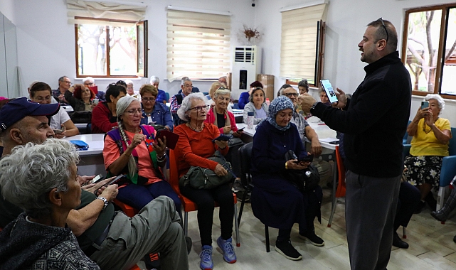 AKILLI TELEFON KULLANIMI EĞİTİMİNE YOĞUN KATILIM 