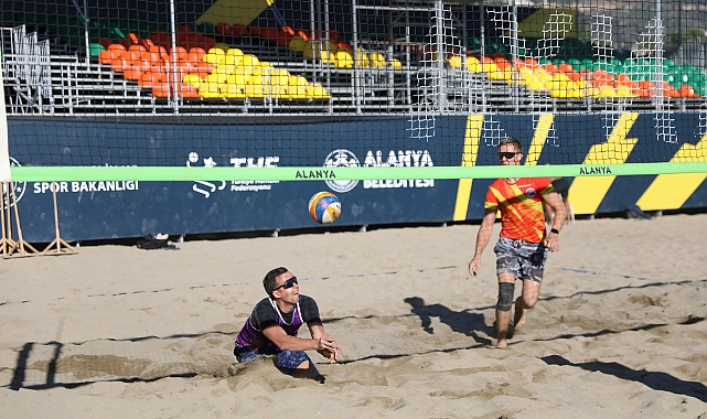 PLAJ VOLEYBOLU HALK TURNUVASI BÜYÜK İLGİYLE GERÇEKLEŞTİ