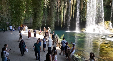 DÜDEN ŞELALESİ 900 BİN ZİYARETÇİ AĞIRLADI