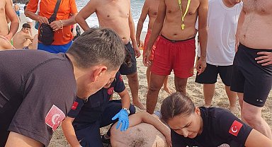 Alanya'da boğulma tehlikesi geçiren tatilciyi cankurtaran kurtardı