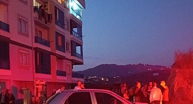 Alanya'da otomobil ile kamyonet çarpıştı: 2 yaralı