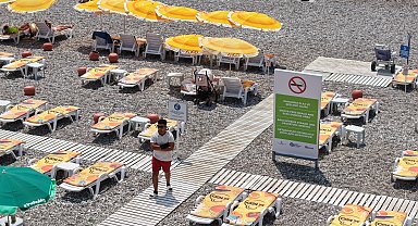 Antalya Valiliği'nden 'Dumansız Plaj' genelgesi