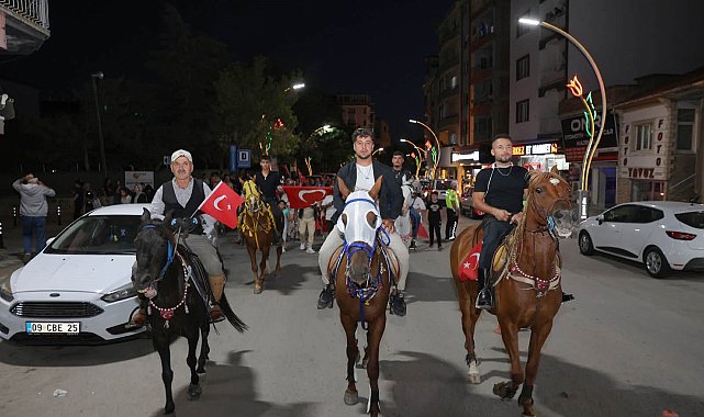 At üzerinde 15 Temmuz yürüyüşü
