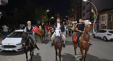 At üzerinde 15 Temmuz yürüyüşü