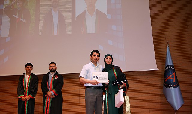 Başsavcının mezuniyet gururu; kızı hukuk fakültesi birincisi oldu