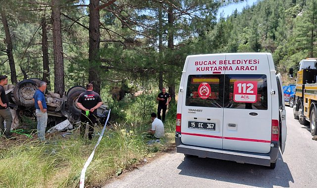 Beton mikseri devrildi: 2 yaralı
