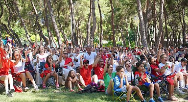 Hayatpark'ta gündüz şampiyonluk, gece konser coşkusu