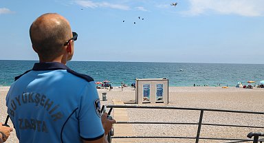 Konyaaltı Sahili'nde dron destekli denetim