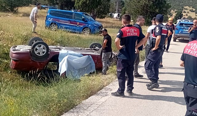 Otomobil şarampole devrildi: 1 ölü, 2 yaralı