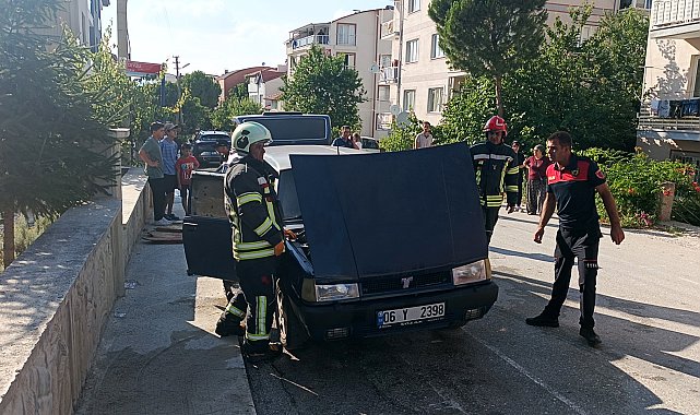 Park halindeki otomobil yandı