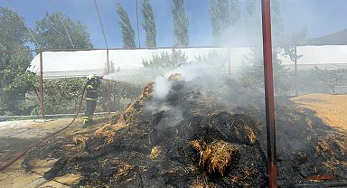 Saman balyaları ve istifli hububat yandı