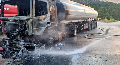 Seyir halindeki tanker yandı