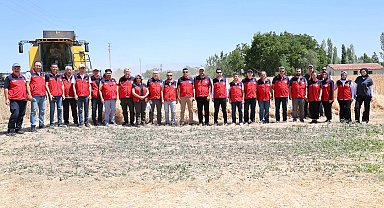 Tarla gününde ekmeklik buğday tanıtımı